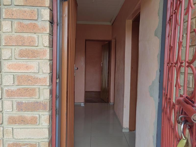 2 Bedroom Property for Sale in Mabopane Unit D North West